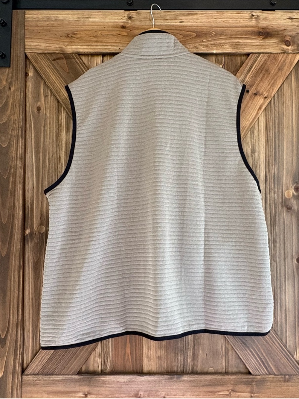 New! L.L. Bean Men's Airlight Vest. Putty. Size XXL - Picture 5 of 9
